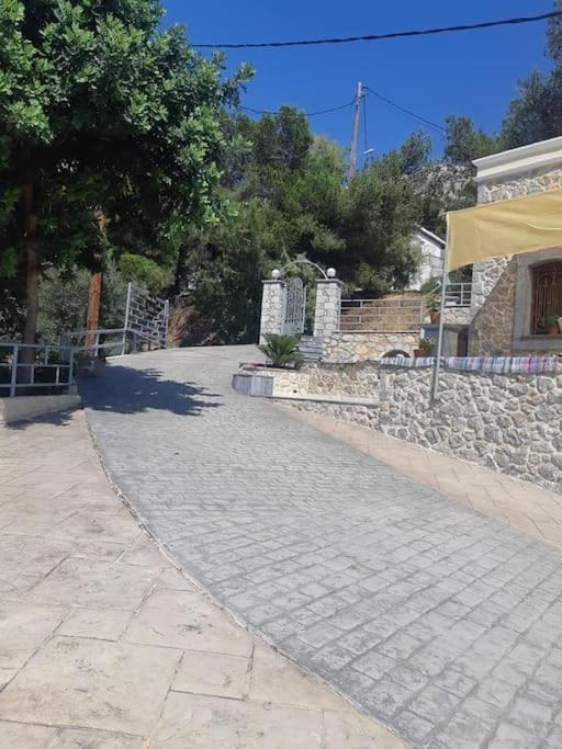 Panos Renos Studio, A Cozy Home By The Beach! Миртеа Экстерьер фото